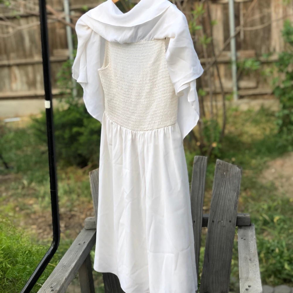 ❌SOLD TO THEREALREAL🚫 Alice + Olivia silk dress - Picture 3 of 6